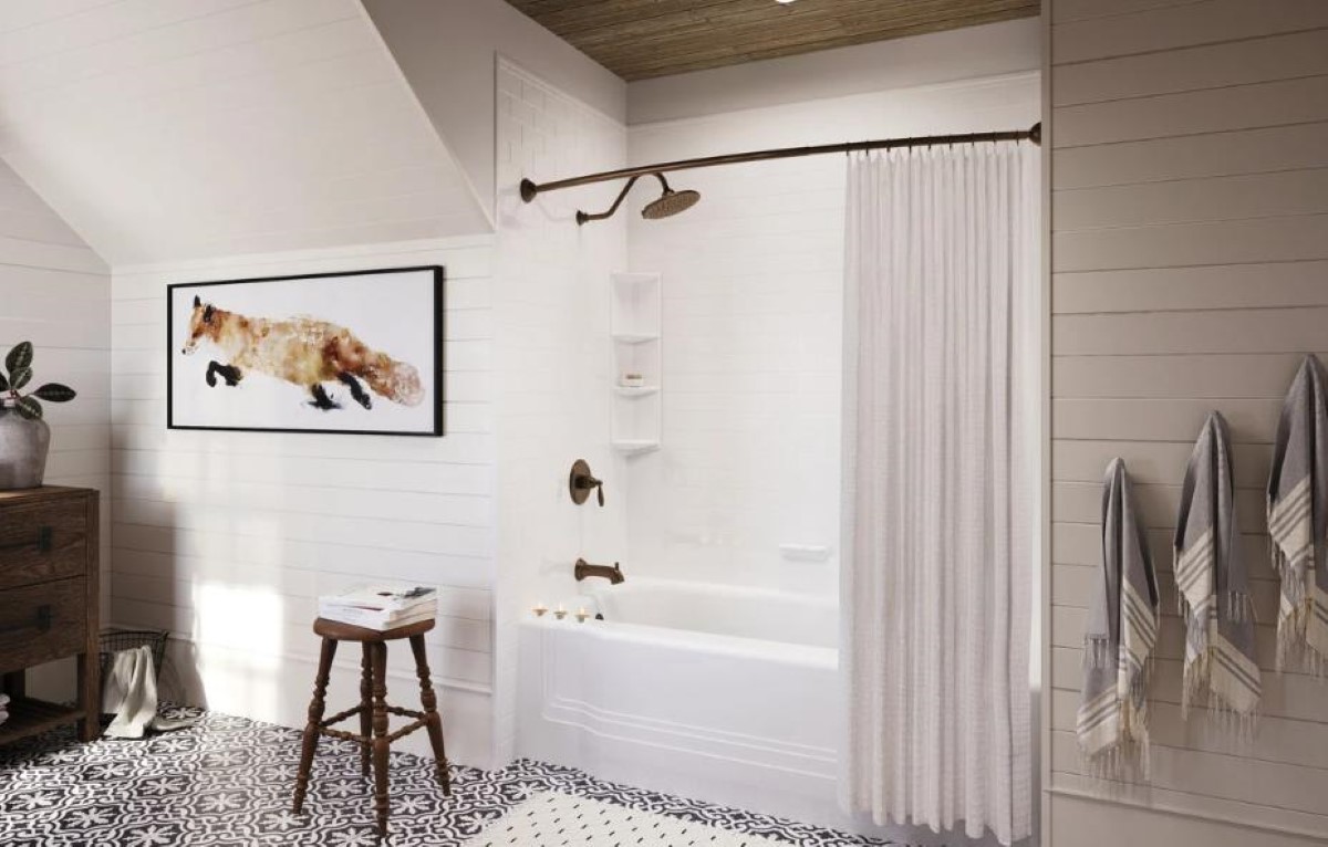Sen âm tường có khả năng tương thích và sử dụng chung với bồn tắm.