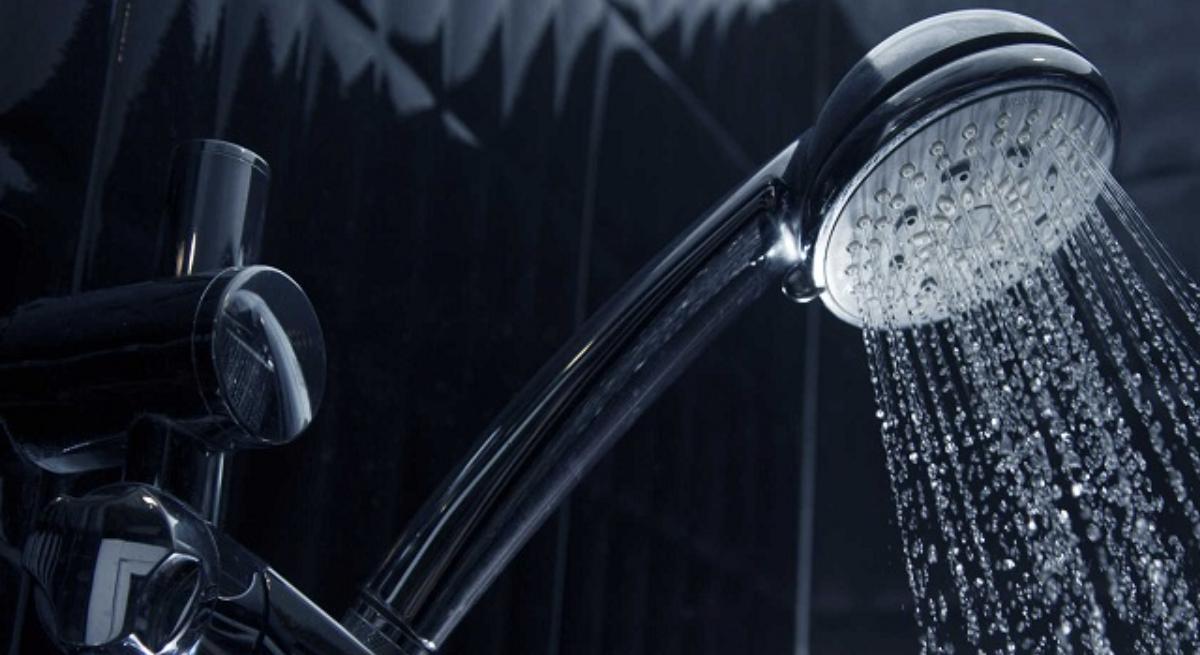 Sen tắm nhiệt độ TOTO có khả năng tự động điều chỉnh nhiệt độ nước một cách thông minh.